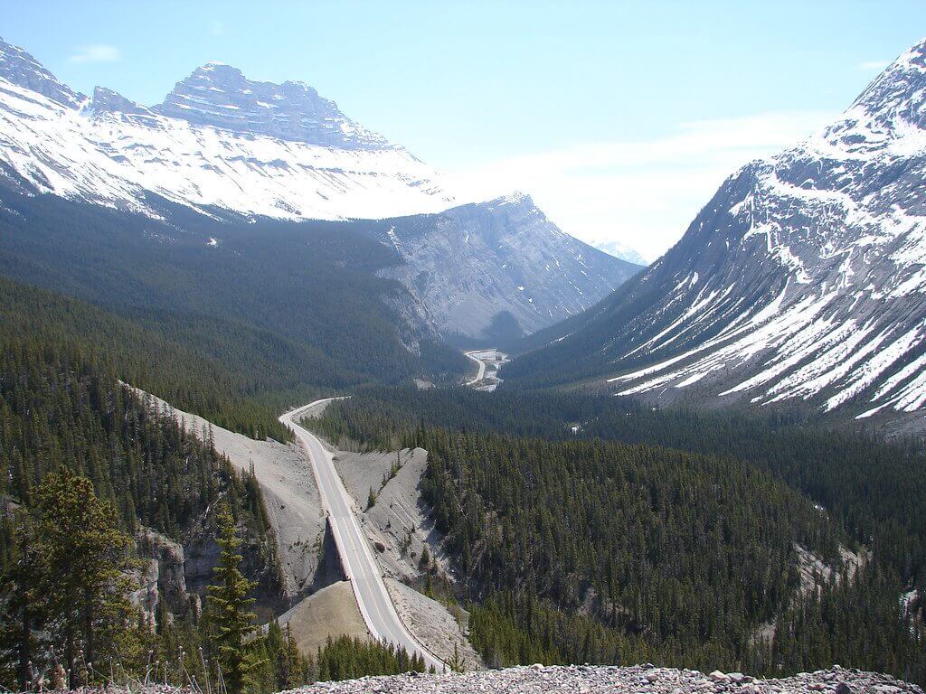 Vista della Icefields Road