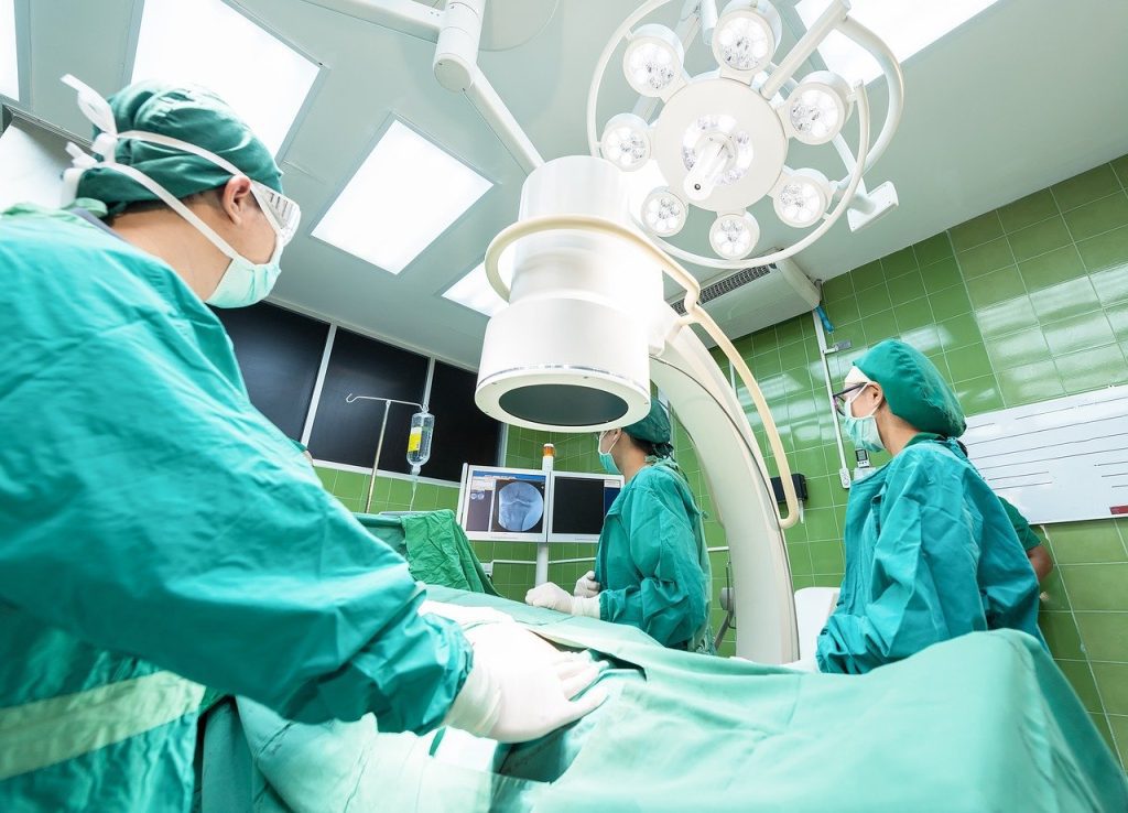 Intervento chirurgico in un ospedale canadese